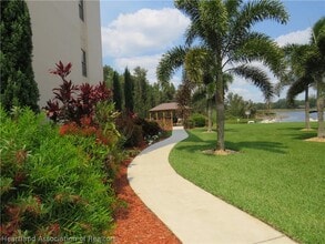 121 Country Club Dr, Unit 302 in Lake Placid, FL - Building Photo - Building Photo