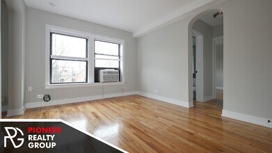 556 W Arlington Pl, Unit 5 in Chicago, IL - Building Photo - Building Photo