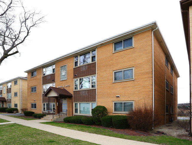 Montana Apartments in Schiller Park, IL - Building Photo - Building Photo