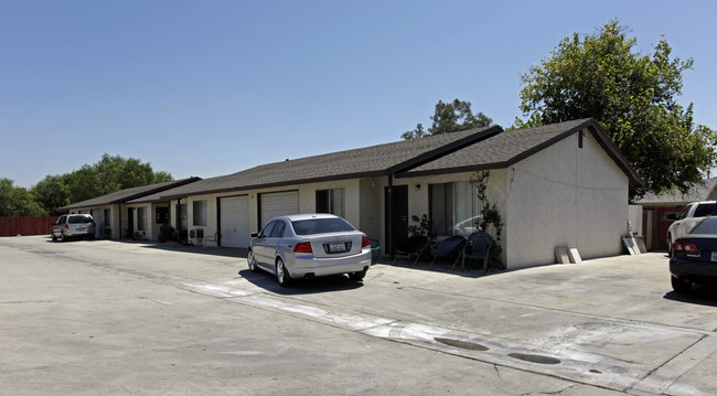 9135 Juniper Ave in Fontana, CA - Building Photo - Building Photo