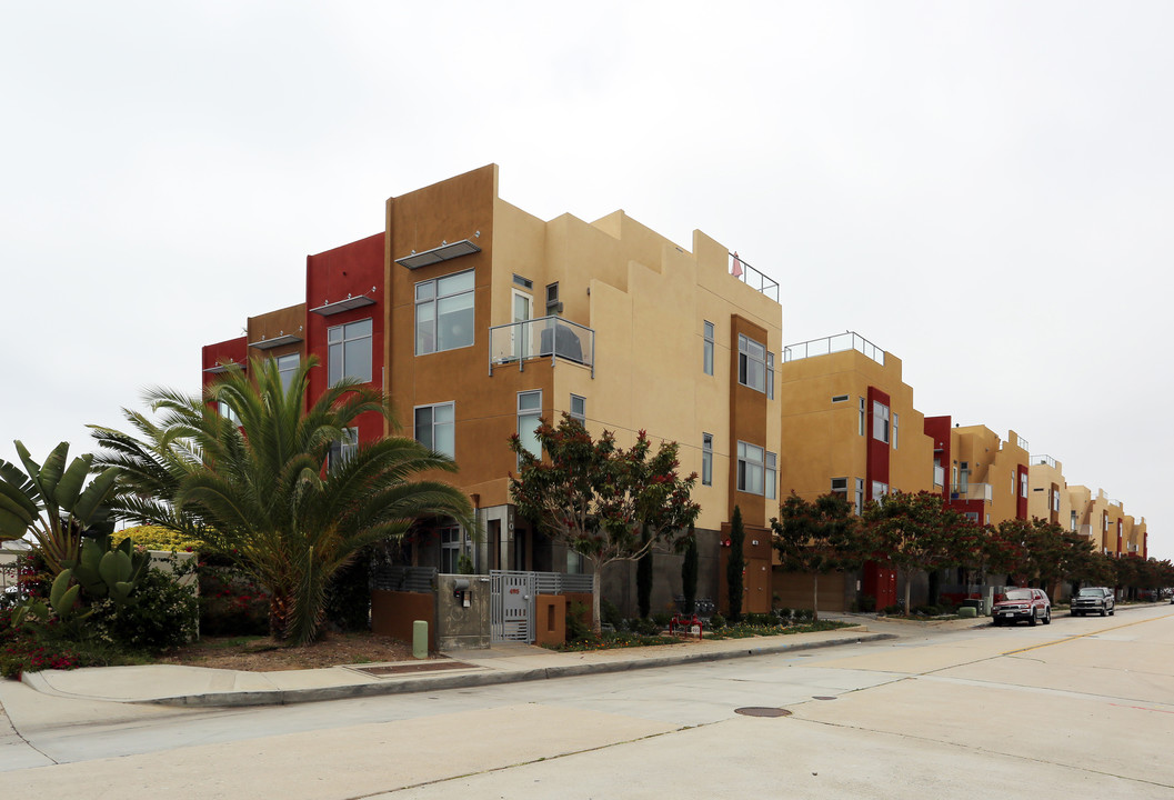 405-495 S Cleveland St in Oceanside, CA - Building Photo