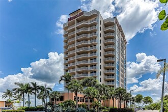 8771 Estero Blvd in Bonita Springs, FL - Foto de edificio - Building Photo