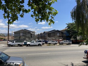 6516 Vineland Ave in North Hollywood, CA - Building Photo - Primary Photo