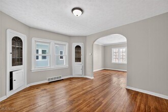 4977 E 90th St in Garfield Heights, OH - Building Photo - Building Photo