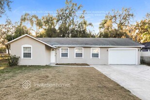 205 S Kingsway Rd, Unit 505-097 in Seffner, FL - Building Photo