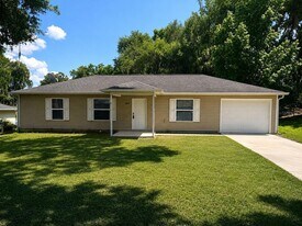 5890 SE 119th Pl in Belleview, FL - Building Photo