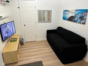 10850 SW 93rd St in Miami, FL - Building Photo - Building Photo