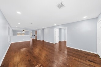 5811 Vineyard Hill Dr in Pearland, TX - Building Photo - Building Photo