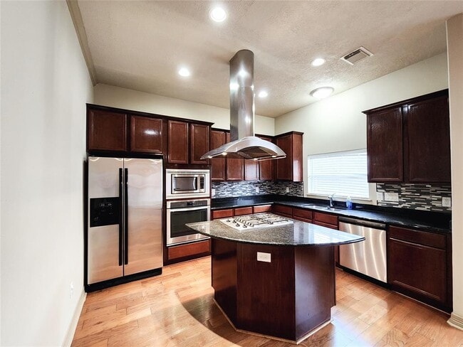 property at 910 McKinney Park Ln