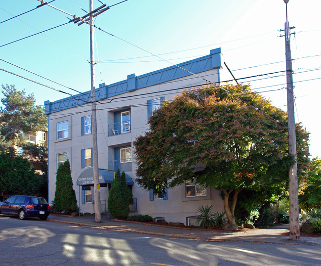 QA Queen Anne Court in Seattle, WA - Foto de edificio - Building Photo