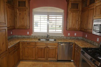 222 Belle Glenn Cir in Sandy, UT - Building Photo - Building Photo