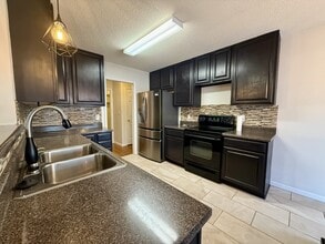 254 Meadow Pathway Dr in Fletcher, NC - Building Photo - Building Photo