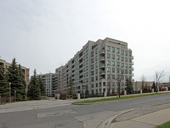 The Hemingway in Toronto, ON - Building Photo - Building Photo