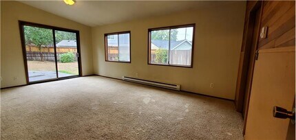 18914 Ballinger Way NE in Lake Forest Park, WA - Building Photo - Building Photo