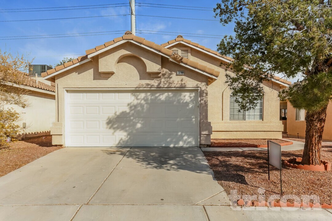3688 Copper Cactus Dr in Las Vegas, NV - Building Photo