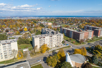 Wilshire East in Hamilton, ON - Building Photo - Building Photo