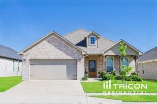 1940 Gill Star Dr in Haslet, TX - Building Photo