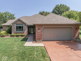 825 Bayside Dr in Greenwood, IN - Building Photo