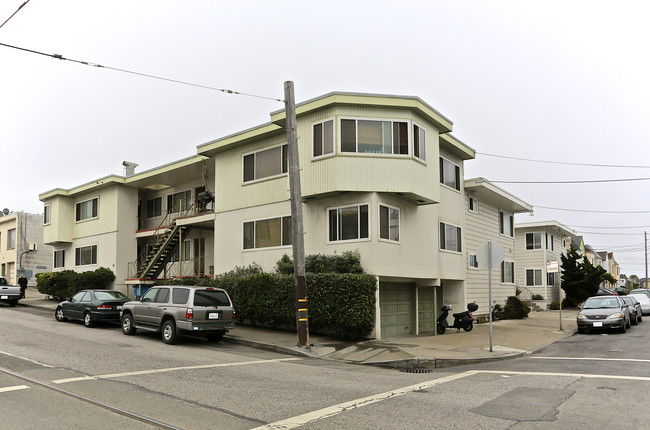 3329 Taraval St in San Francisco, CA - Foto de edificio - Building Photo