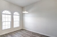 738 Nichols Dr photo'