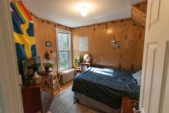 1327 6th St NE in Minneapolis, MN - Building Photo - Building Photo