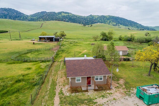 21907 E Weldon Ave in Sanger, CA - Building Photo - Building Photo