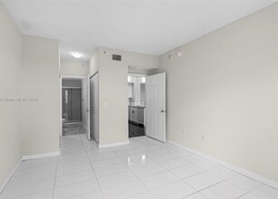 2200 E Preserve Way in Miramar, FL - Building Photo - Building Photo