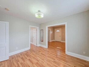 38 Olive Ave in Oshawa, ON - Building Photo - Building Photo