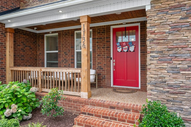 1136 Secretariat Dr in Mount Juliet, TN - Building Photo - Building Photo