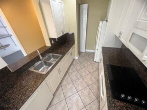 6920 Julia Gardens Dr in Coconut Creek, FL - Building Photo - Building Photo