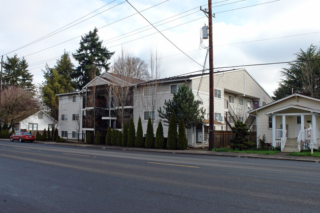 Pier Park Condominiums in Portland, OR - Foto de edificio - Building Photo