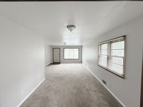 8661 E 26th St in Kansas City, MO - Building Photo - Building Photo