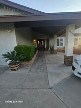 39763 Country Club Dr in Palmdale, CA - Building Photo - Building Photo