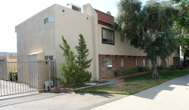 Villa Castaic in Castaic, CA - Foto de edificio - Building Photo