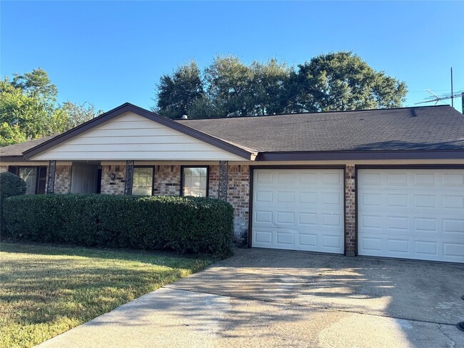 15347 E Barbara Cir in Houston, TX - Building Photo - Building Photo