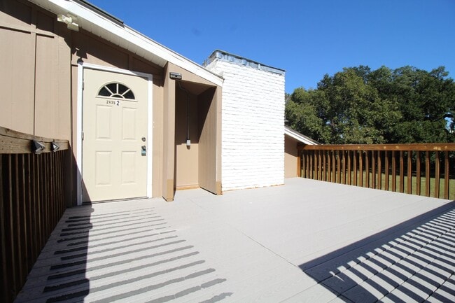 2435 E Johnson Ave in Pensacola, FL - Building Photo - Building Photo