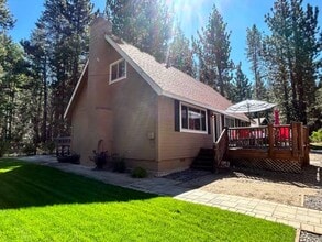 1131 Mulberry Dr in South Lake Tahoe, CA - Building Photo - Building Photo