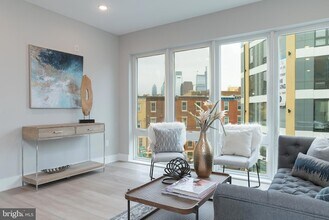 1513 Ridge Ave, Unit 502 in Philadelphia, PA - Foto de edificio - Building Photo
