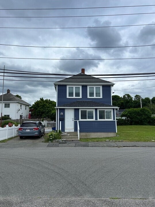 11 Babcock St in Quincy, MA - Building Photo