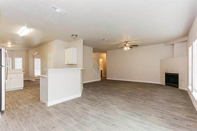 1954 Pin Oak Ln in Lancaster, TX - Building Photo - Building Photo