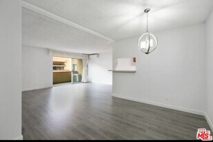 855 Victor Ave in Inglewood, CA - Building Photo