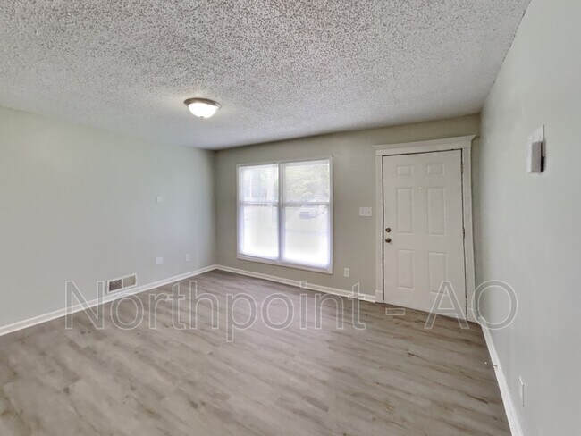570 Oglesby Bridge Rd SE photo'