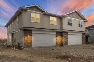342 Cattail Ct in Genoa City, WI - Building Photo