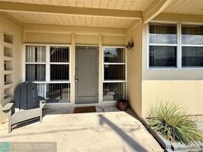 15 SE 10th St in Fort Lauderdale, FL - Foto de edificio - Building Photo