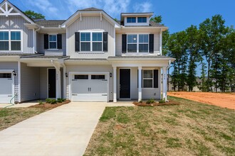 Foxchase in Fountain Inn, SC - Foto de edificio - Building Photo