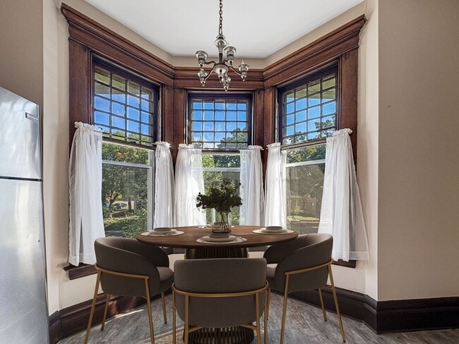 2204 Grand Ave S in Minneapolis, MN - Building Photo - Building Photo