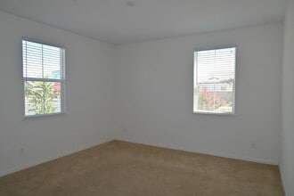 10100 Robert Watkins Way in Elk Grove, CA - Building Photo - Building Photo
