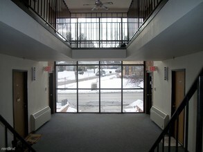 7900 Harwood Ave in Wauwatosa, WI - Building Photo - Building Photo