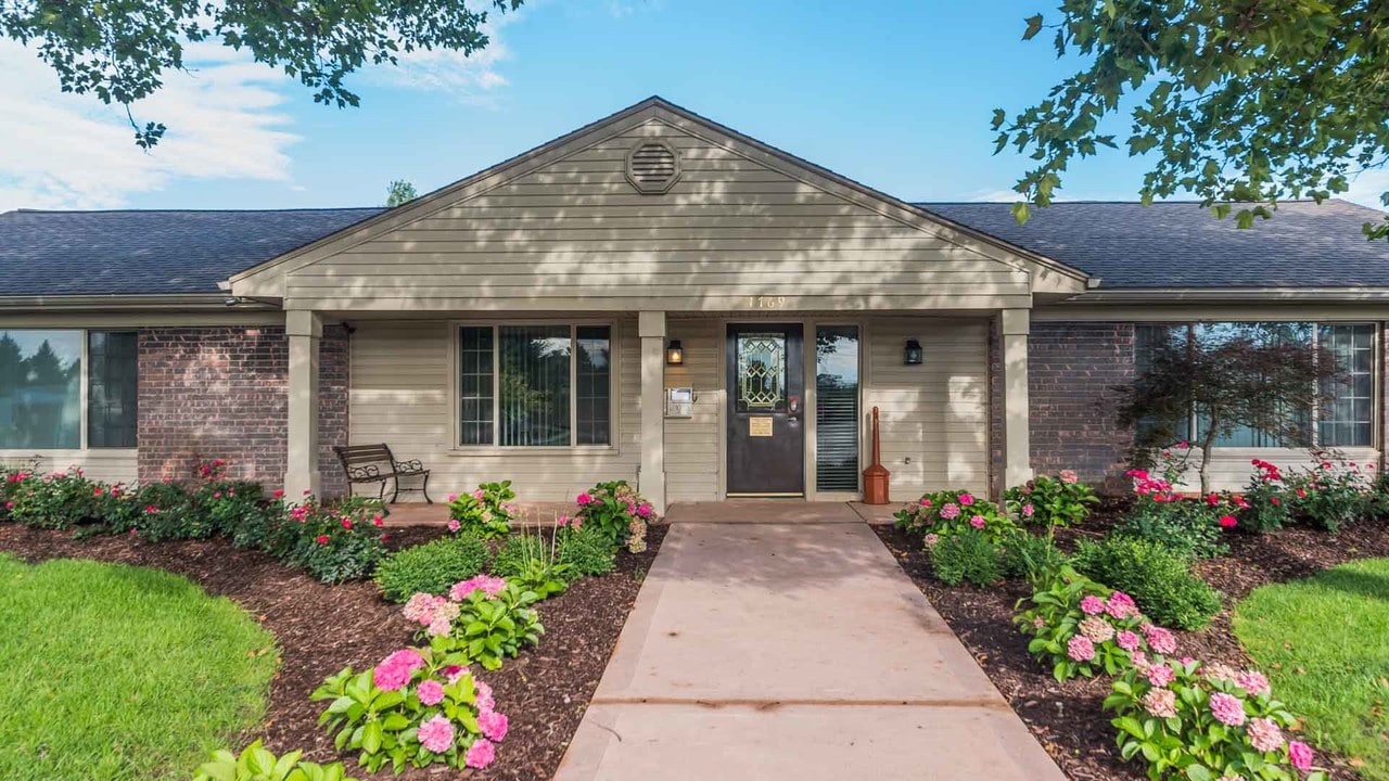 Kimberly Estates in Newport, MI - Building Photo