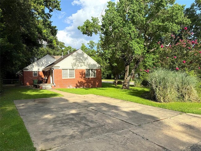 property at 3393 Le Bron Rd